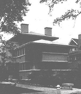 Exterior, perspective view from street
Duplex apartment houses for Albert Cohn
Walter Burley Griffin and Marion Mahony Griffin,
architects
Chicago, Illinois