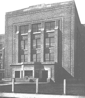 Exterior detail, front entrance and main facade
Grover Cleveland School
Dwight H. Perkins, architect
Chicago, Illinois