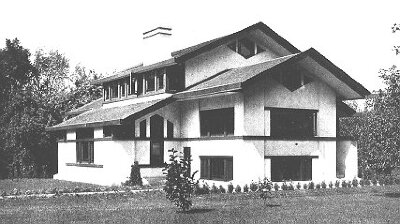 Exterior, perspective side view
House
Walter Burley Griffin and Marion Mahony Griffin,
architects
Edwardsville, Illinois;Exterior, perspective side view
House
Walter Burley Griffin and Marion Mahony Griffin,
architects
Edwardsville, Illinois