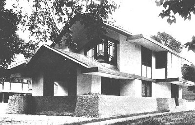 Exterior, front perspective
House for Hurd Comstock
Walter Burley Griffin and Marion Mahony Griffin,
architects
Evanston, Illinois
