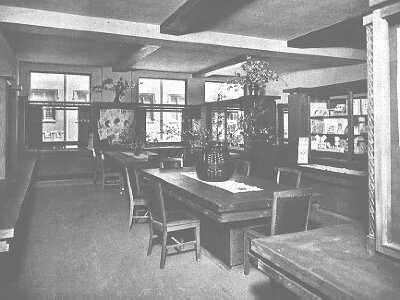 Interior, sales room
Offices for P. F. Volland and Company
Walter Burley Griffin and Marion Mahony Griffin,
architects
Mason City, Iowa