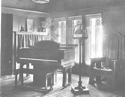 Interior, reception room showing piano
Summer house for E. L. King ("Rockledge")
George W. Maher, architect
Winona, Minnesota
