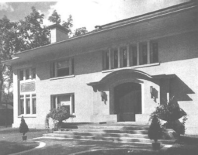 Exterior, front perspective view
J. Hall Taylor residence
George W. Maher, architect
Oak Park, Illinois